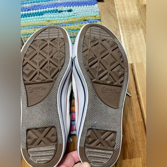 **SOLD** Converse shoreline 2 pairs - Picture 4 of 7